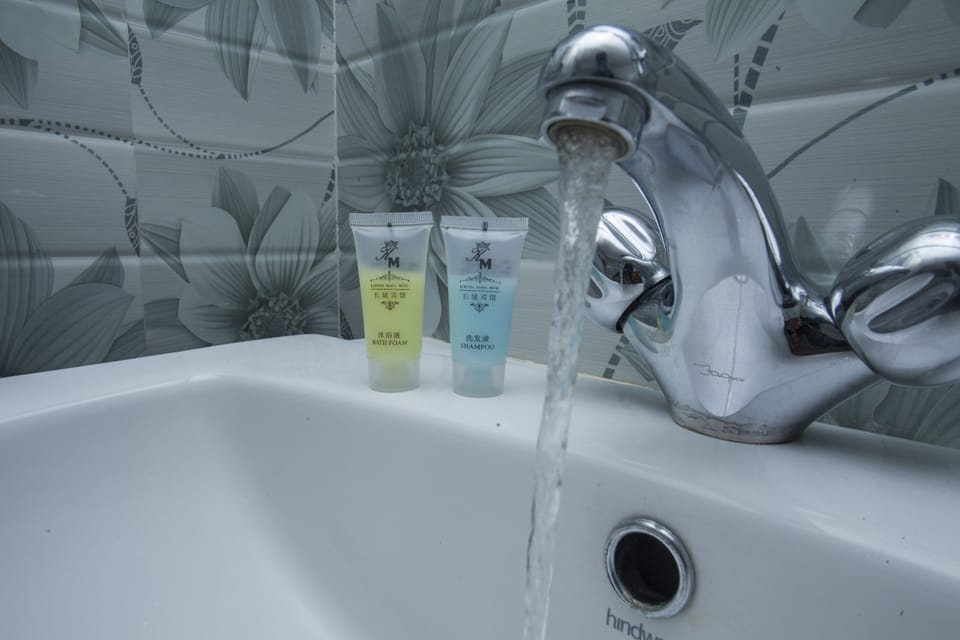 Bathroom amenities