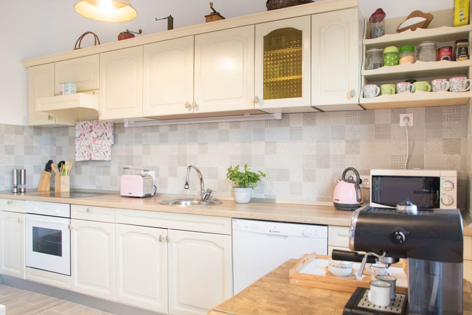 Kitchen 1