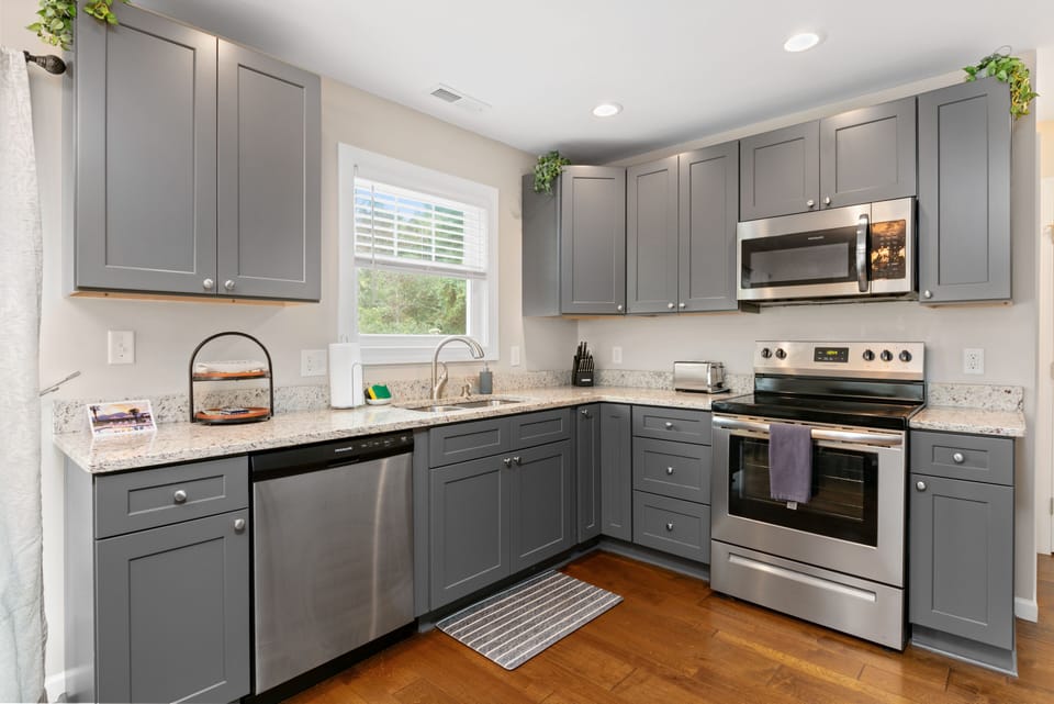 Fully equipped kitchen.