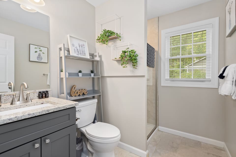 Bathroom 3.