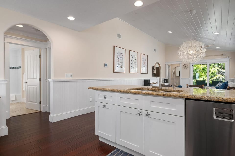 Hallway to guest bedrooms and bath