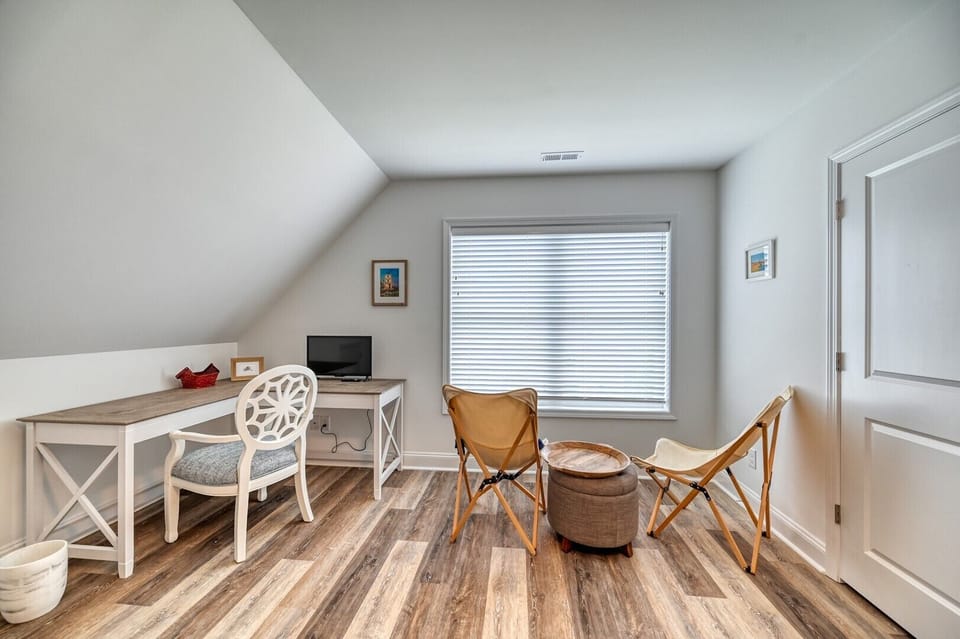 Seond Floor Work Space in Primary Bedroom