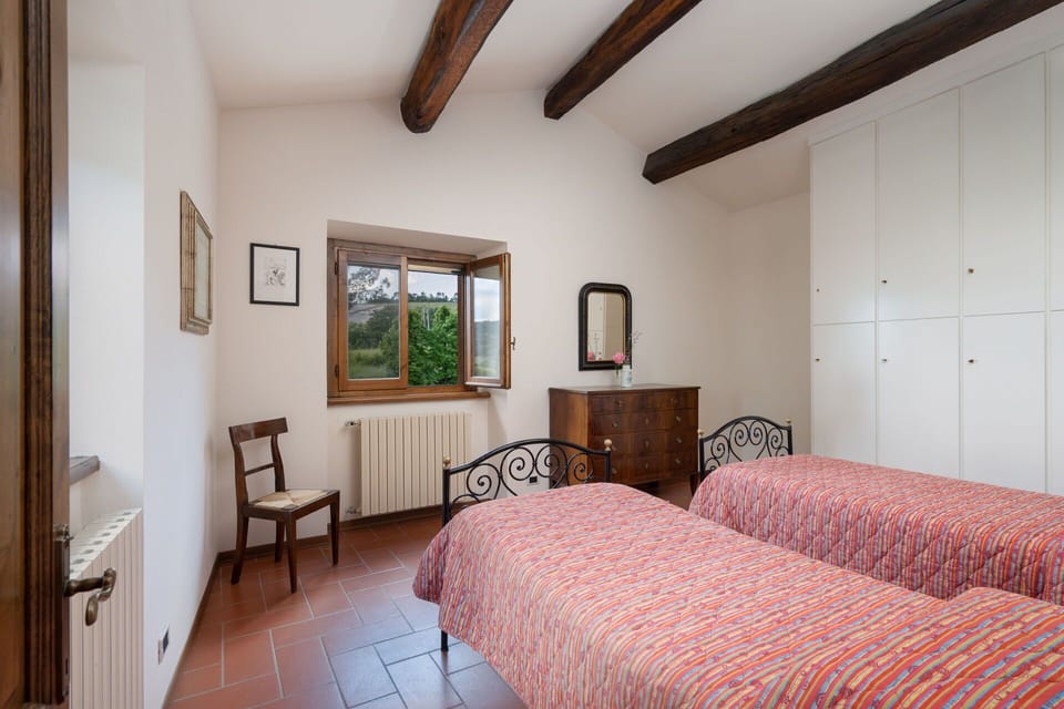 Amenities, Autumn, Bedroom, Room Detail, Spring, Summer