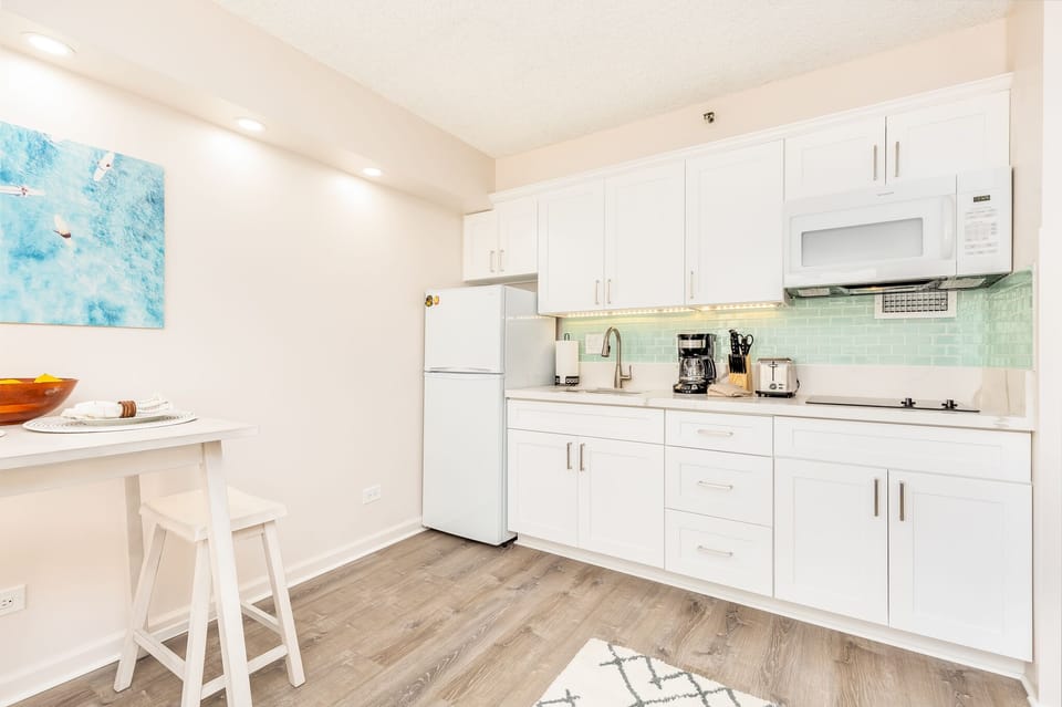 New Kitchen Cabinets & Counter Tops