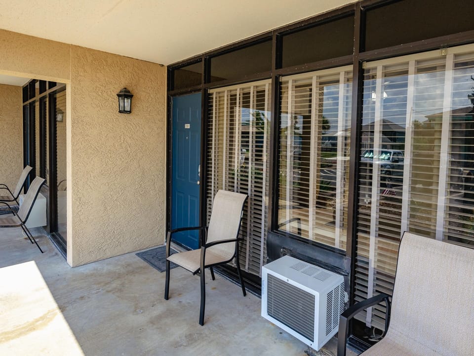 Furnished Patio