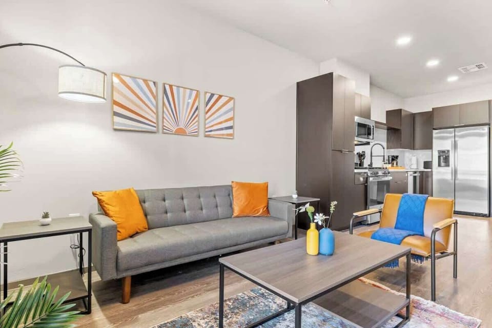 Luxurious Westgate CozySuites by stadium w/pool!