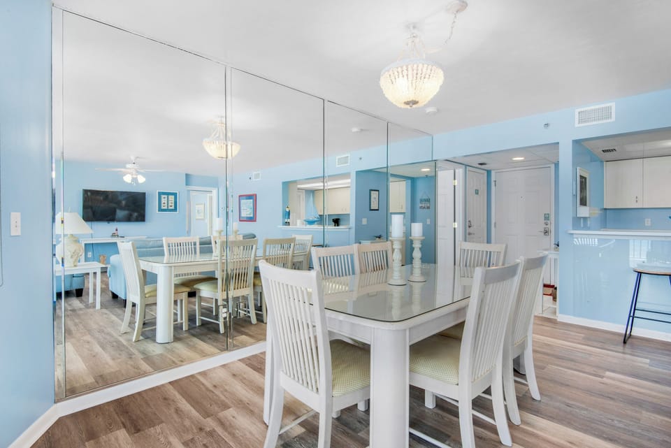Dining table seats 6
