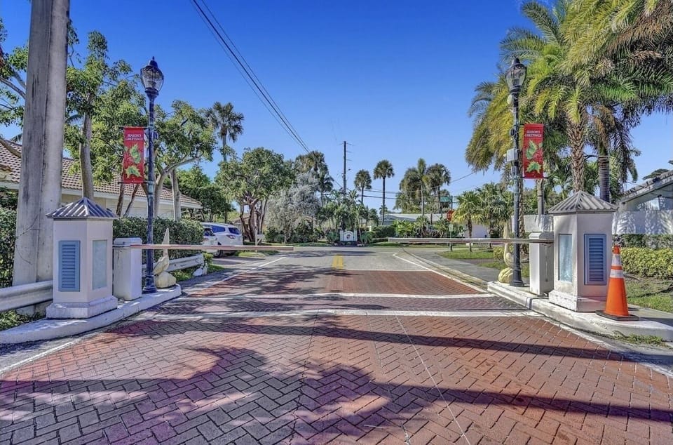 Gated neighborhood entrance to Terra Mar Island 