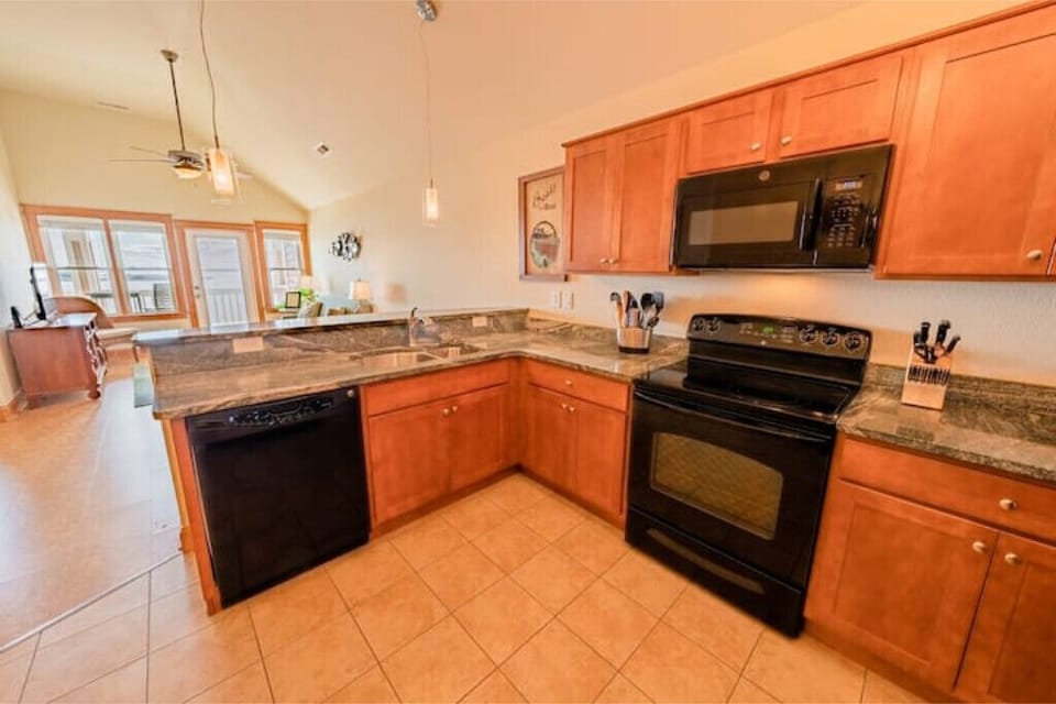 fully stocked kitchen