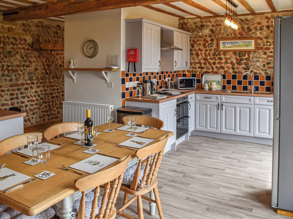 Kitchen/diner | Oak Barn, Metton