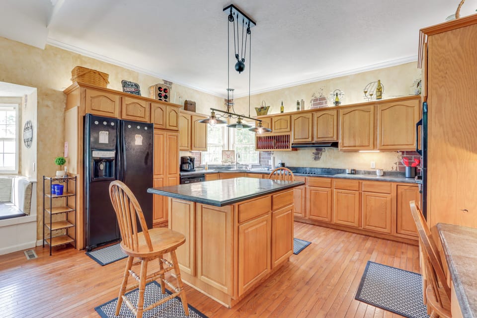 Kitchen | Coffee Maker | Dishwasher | Toaster | Spices
