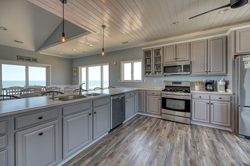 Fully stocked kitchen that offers unbeatable ocean views. 