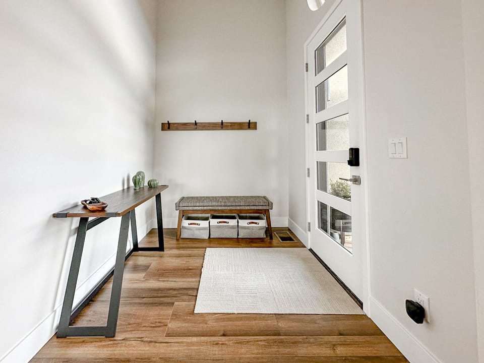 Front door / Entryway 
