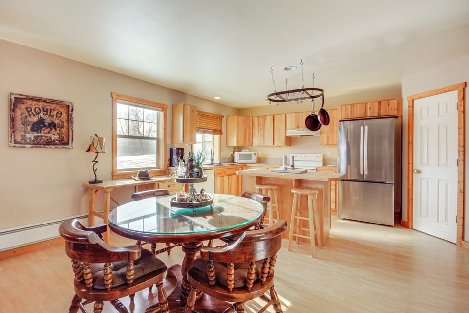 Dining Area | Dishware & Flatware