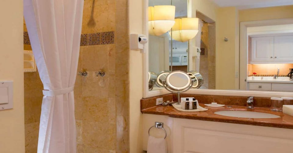 Owner Luxury Suite at the Rose, Vacation Travel Exclusives