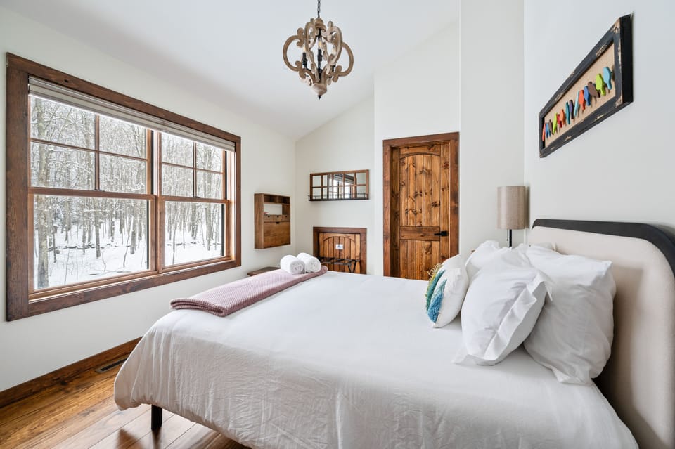 Second Queen Bedroom on the 2nd floor