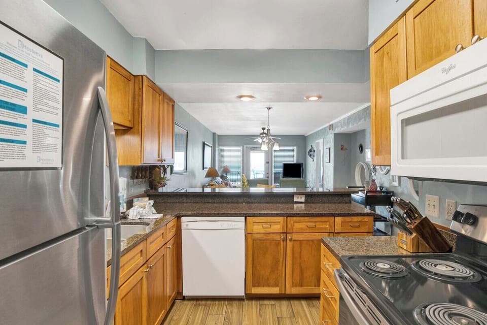 Fully Stocked Kitchen