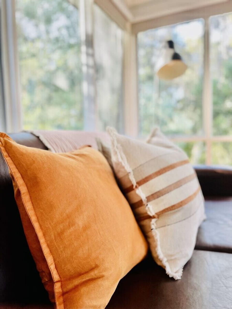 Large windows to enjoy the vista, comfortable and with lots of extra touches.