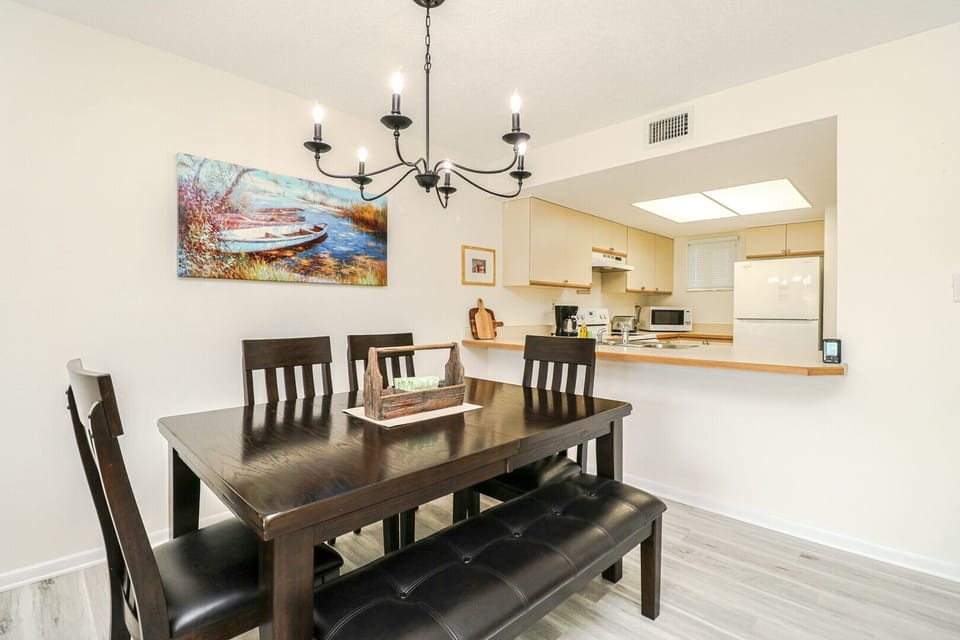 St. Augustine Beach Rentals Dining Room