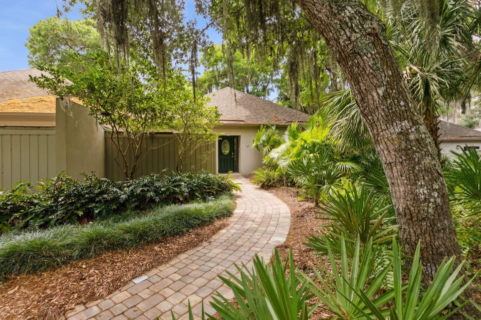Walkway to Front Door