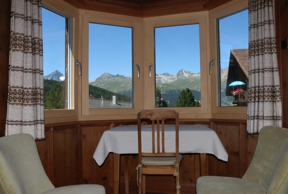 bay window - ideal for reading - with great view towards St. Moritz and mountain range of Julier and towards Corvatsch