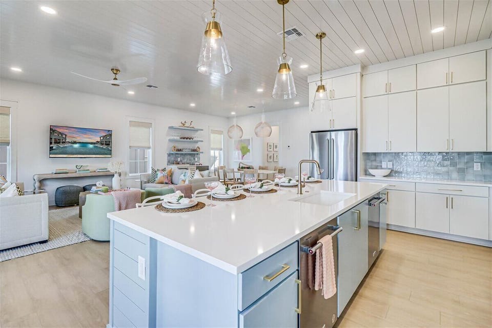 Gourmet Kitchen, 1st Floor