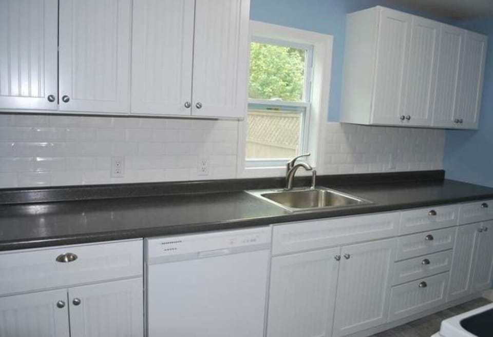 There are many wonderful restaurants to walk and kitchen equipped for cooking