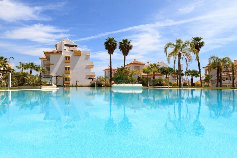 Holiday Home Swimming Pool