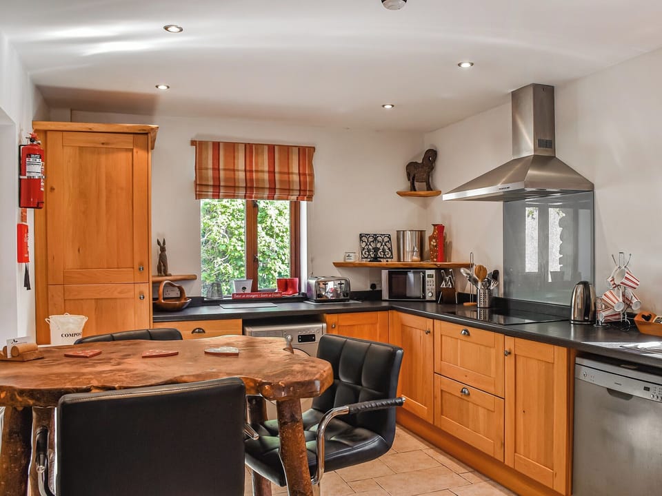 Kitchen | Honeysuckle Cottage, Pennard