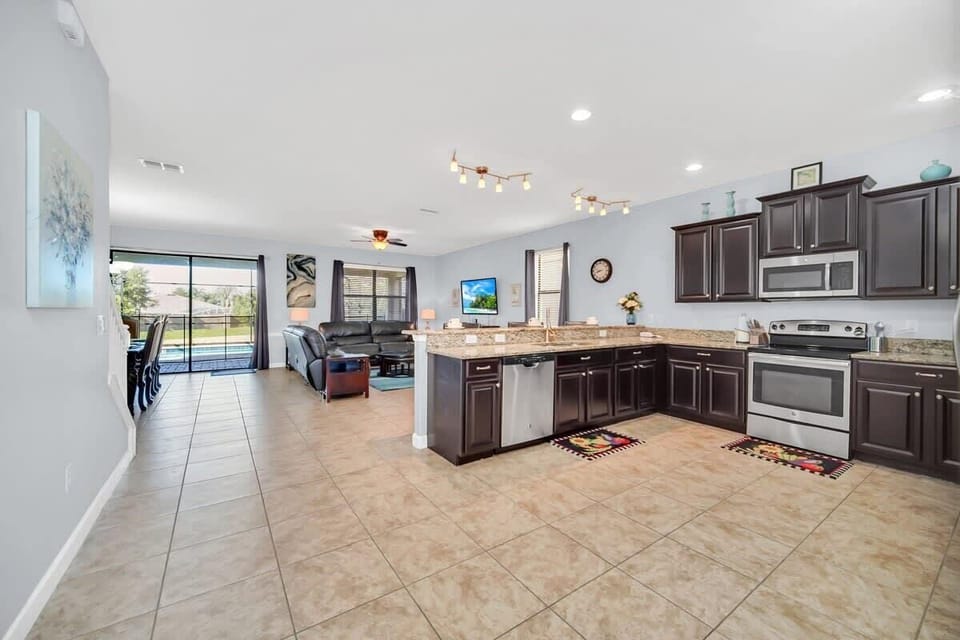 1490MoonValleyDr_03.1