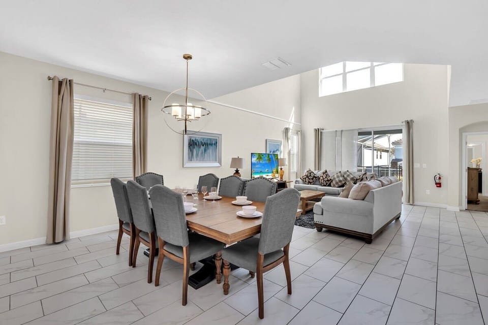 Designed with large groups in mind, the elegant dining area offers generous seating, perfect for shared meals, celebrations, and quality time together.