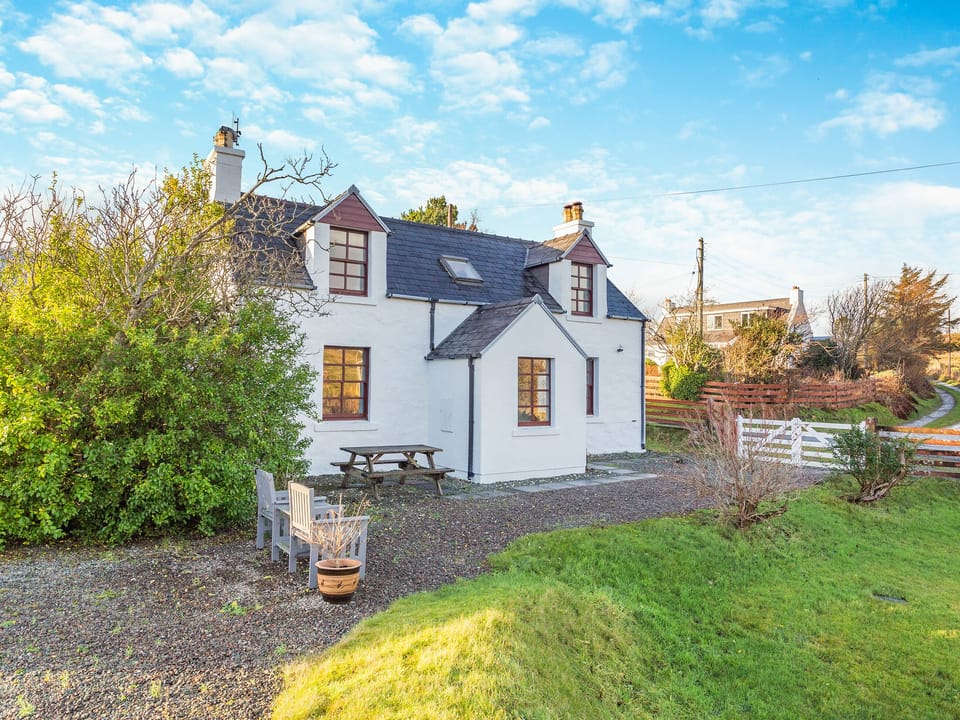 Exterior | Peters, Tarskavaig