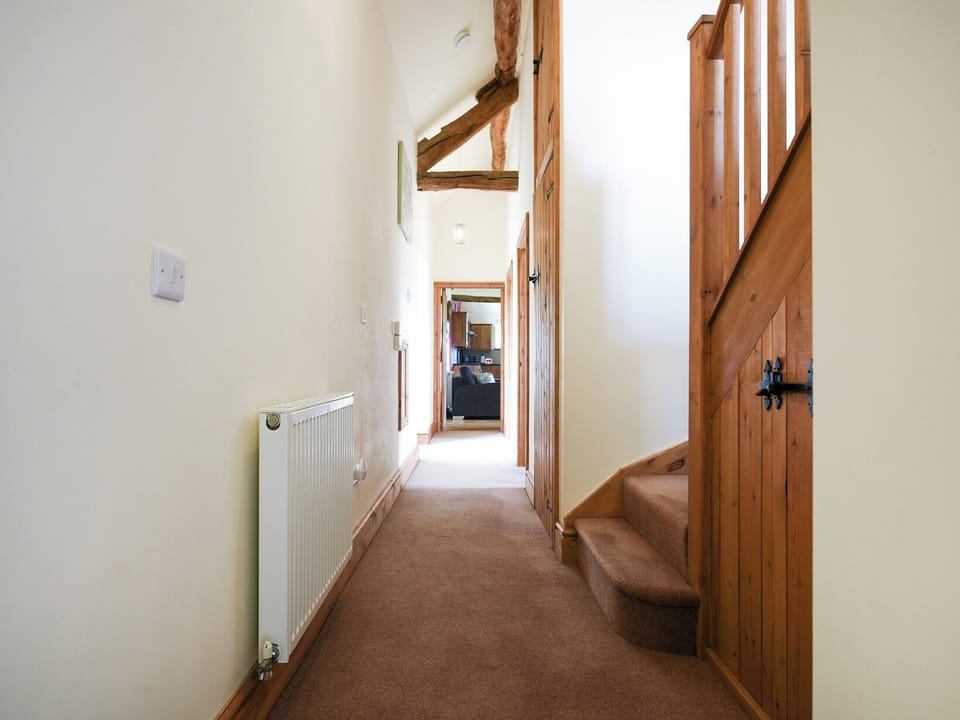 Hallway | Y Dderwen, Penybontfawr