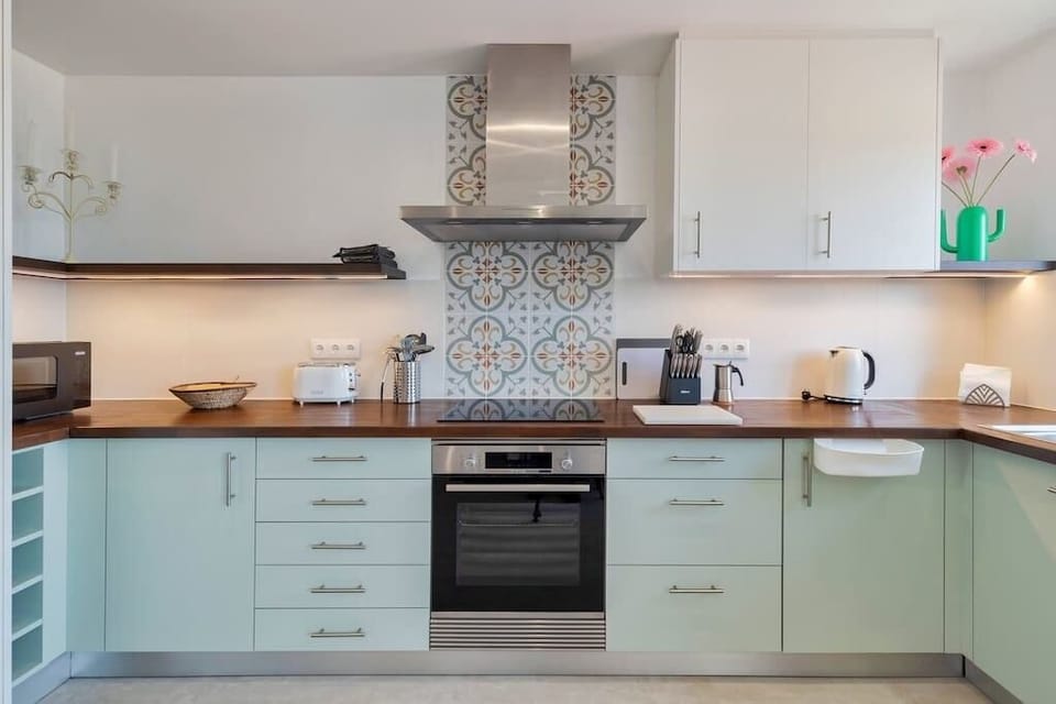 Cozinha ampla e bem equipada