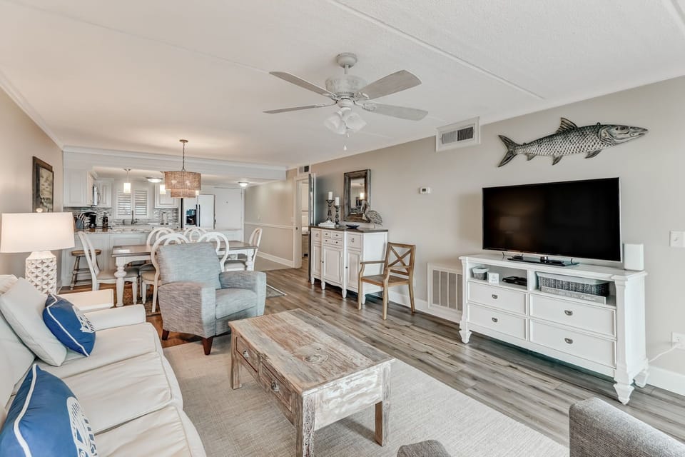 Open and Bright Space with Room for Everyone