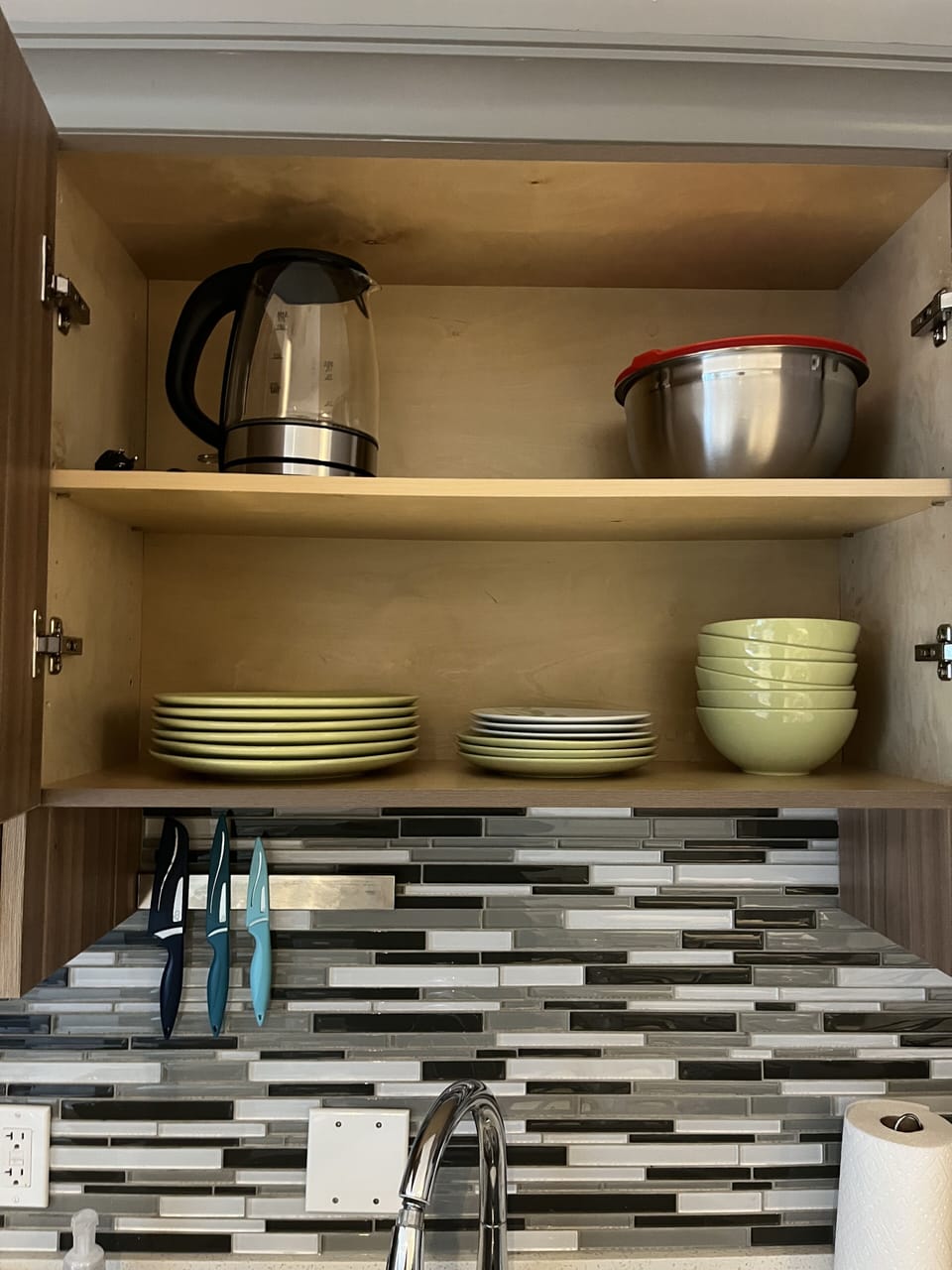 Dinnerware set of six