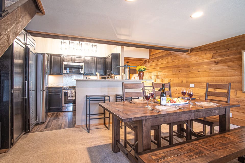 Custom Dining Table & Kitchen
