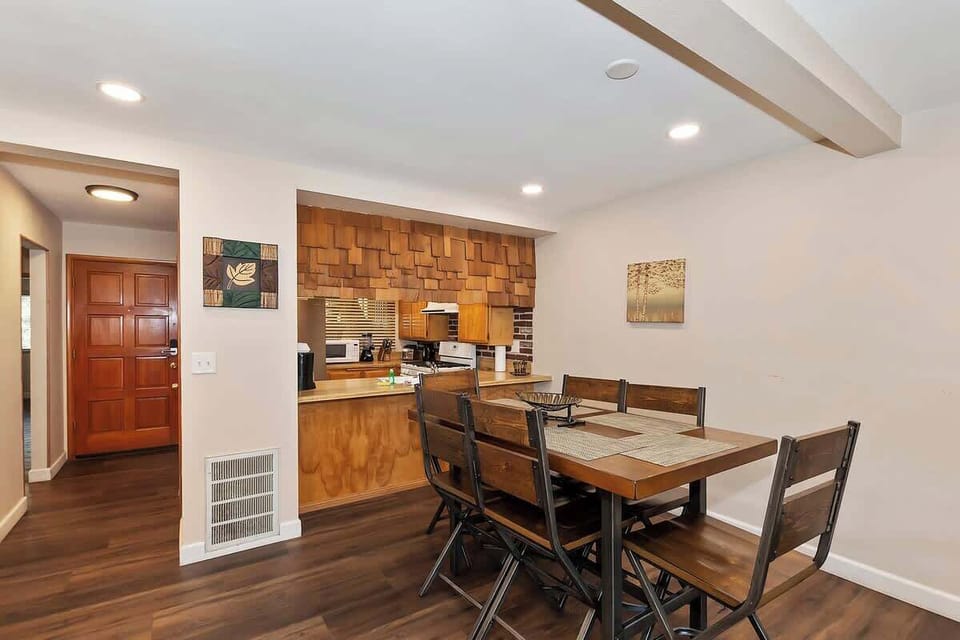 Dinning Table. 