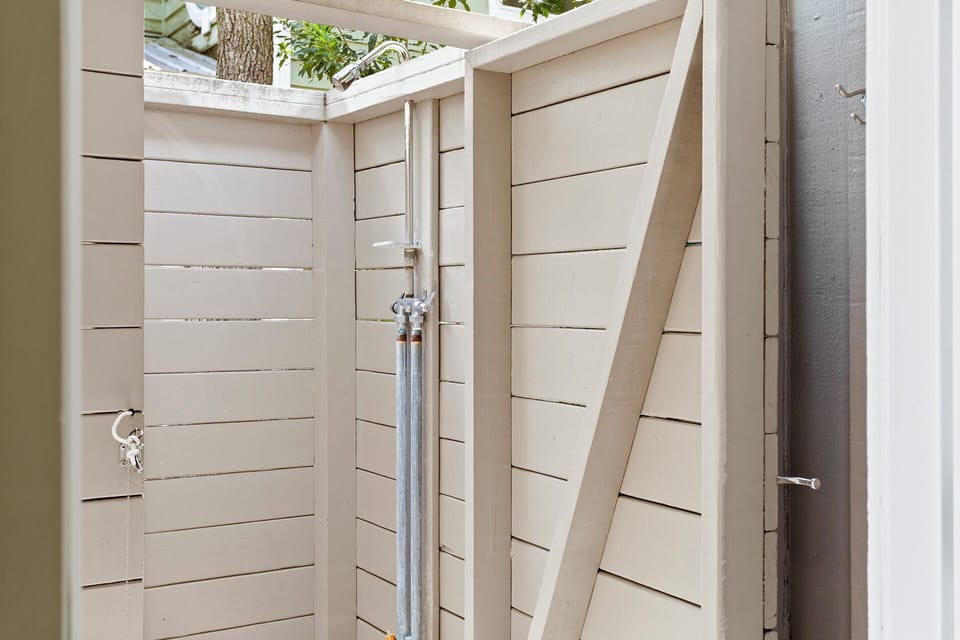 23-Goodnight-Moon-Outdoor-Shower