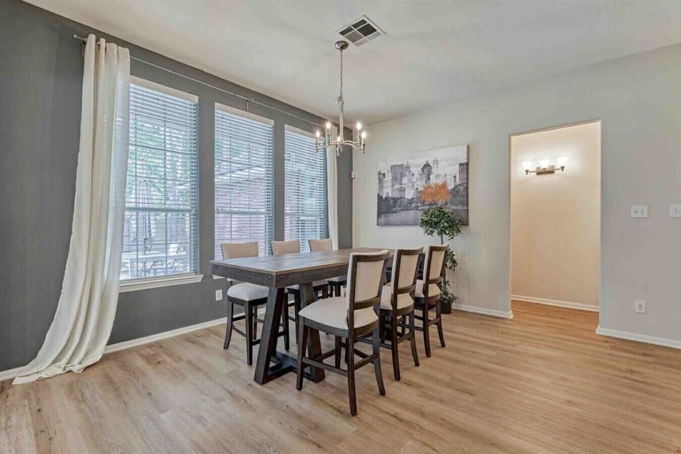 Elegant dining room for memorable gatherings