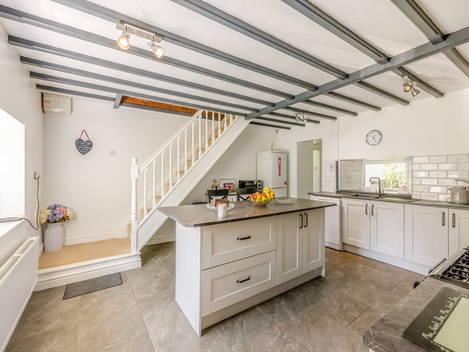 Kitchen | The Farmhouse - Pen y Bryn Farm and Holiday Cottages, Betws Yn Rhos