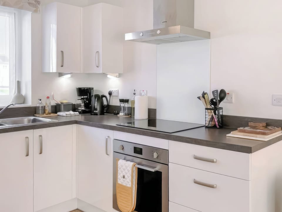 Kitchen | Home Choi, Culloden, near Inverness