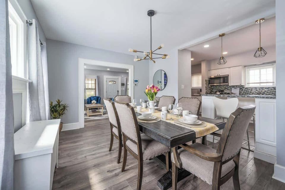 Beautifully decorated open concept dining room 