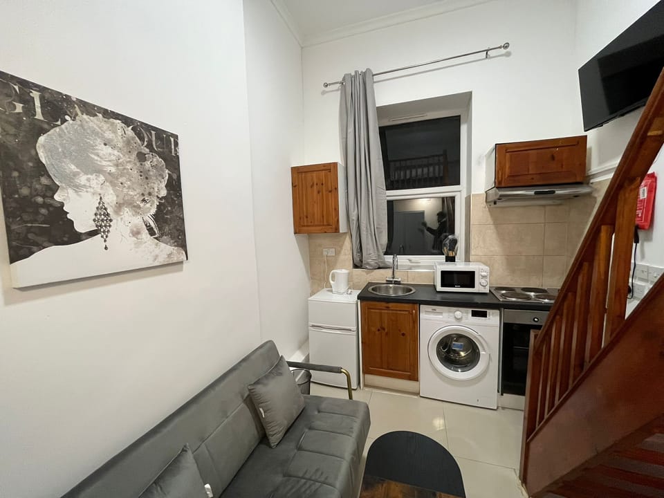 Living Room / Lounge