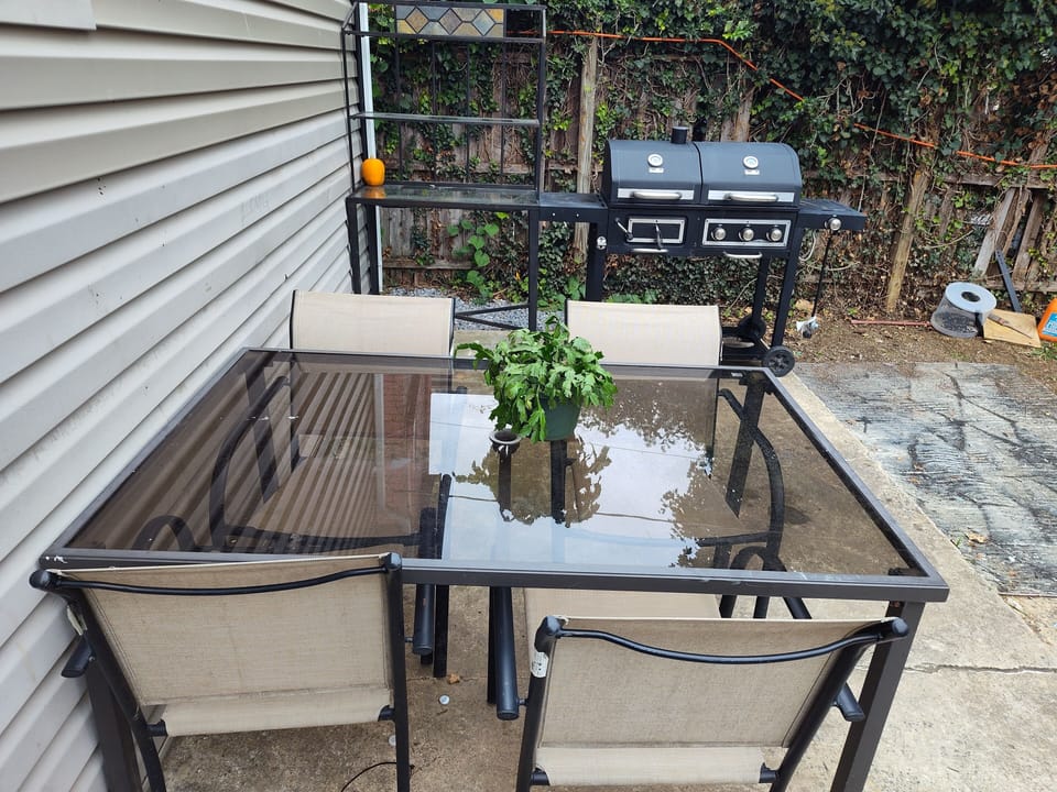 siting area outside 