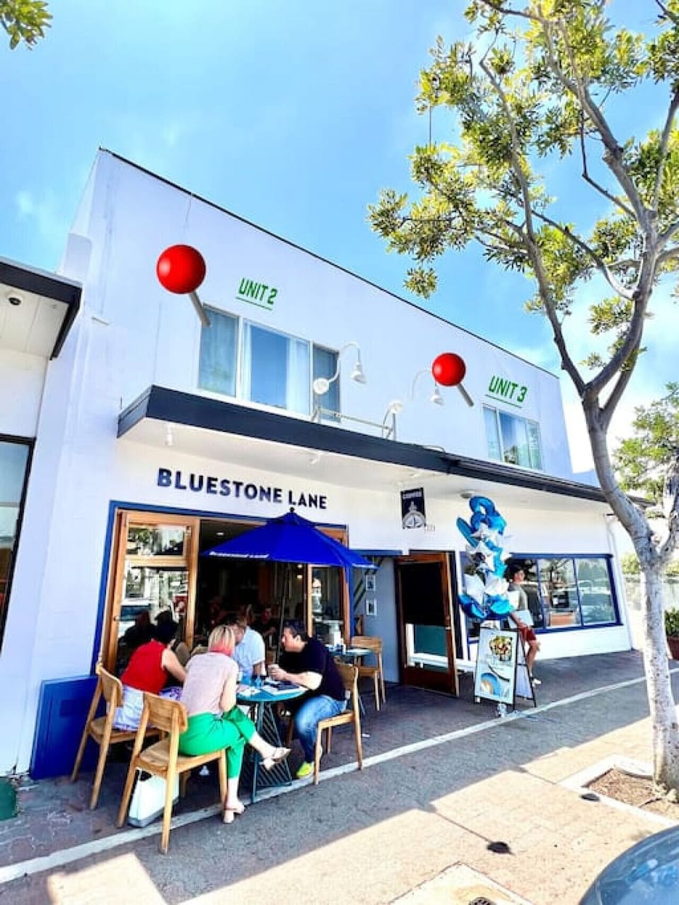 Charming local café just steps away, ideal for coffee runs & light bites