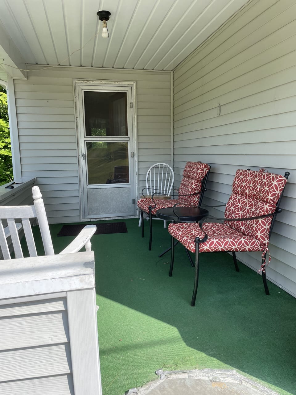Side porch 
