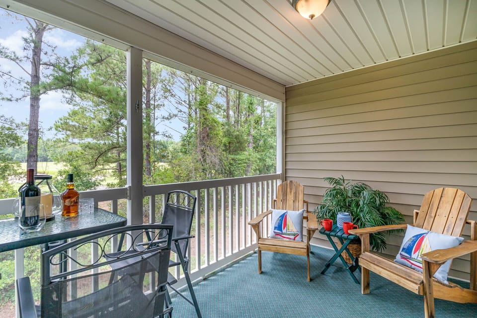 Outdoor balcony overlooking golf course