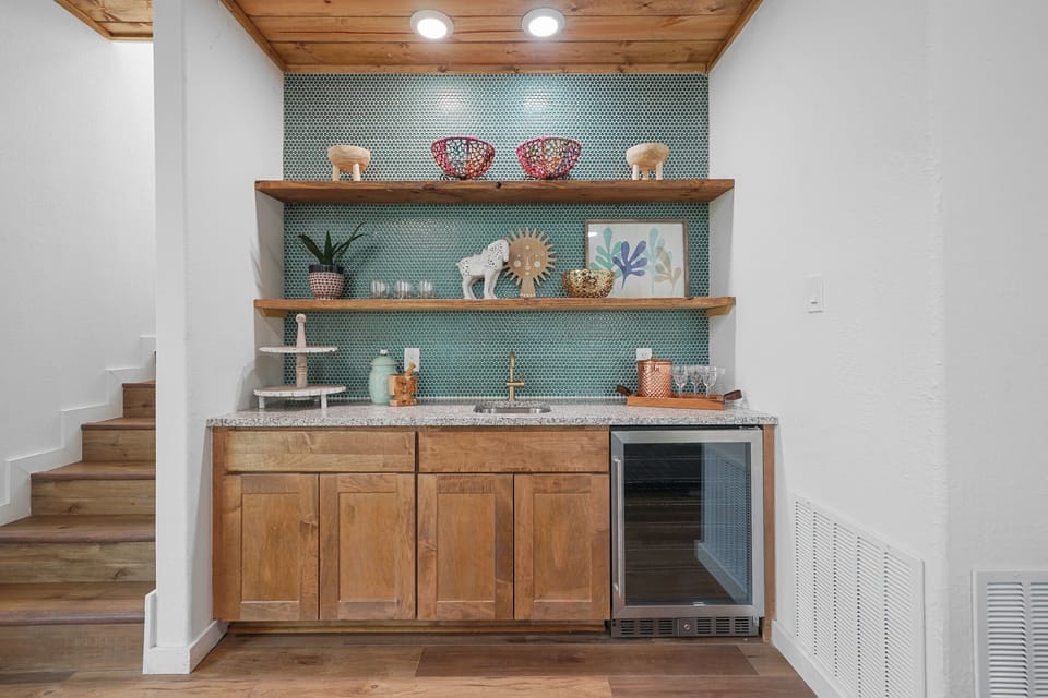 Wet bar with drink fridge.