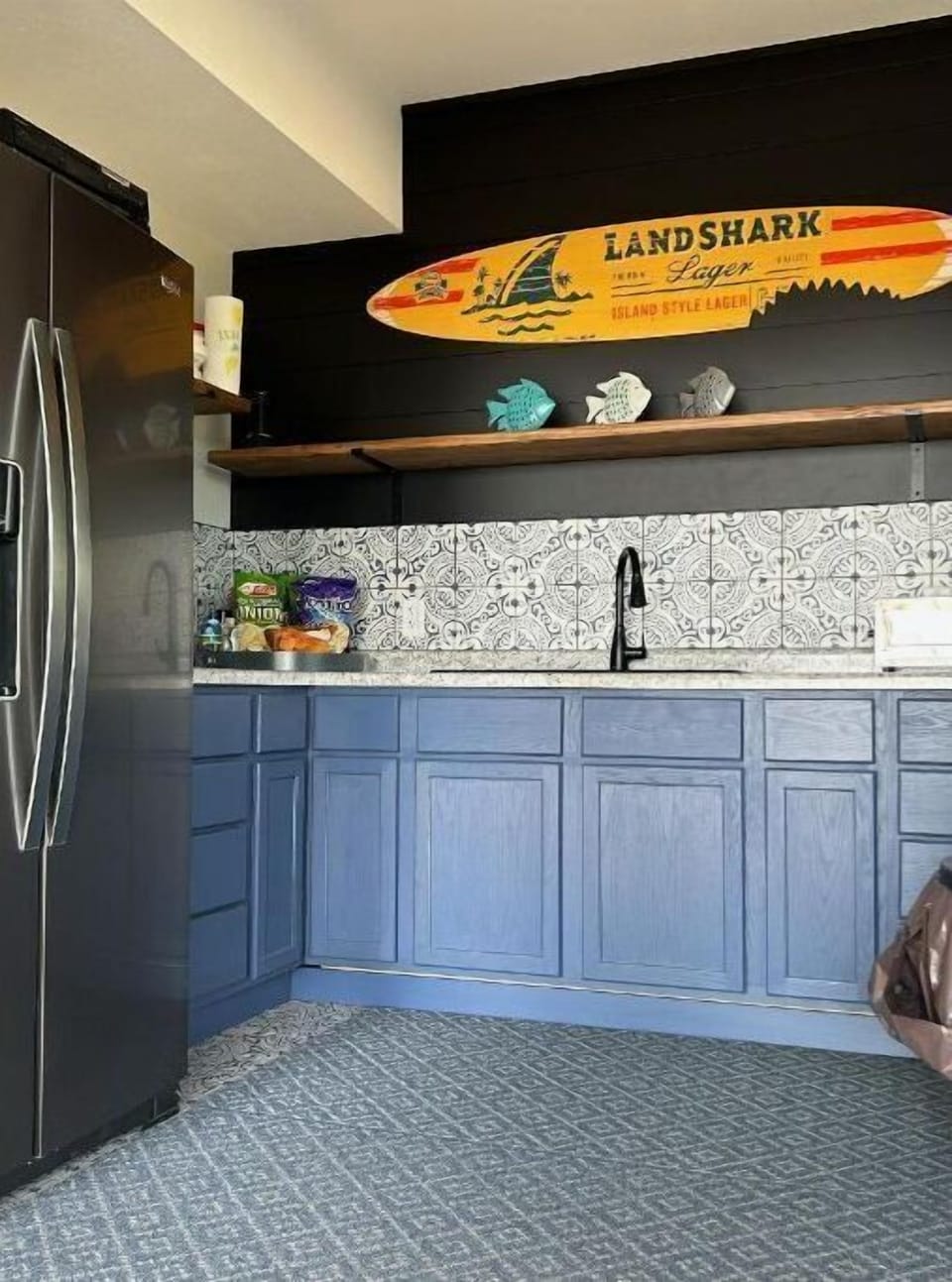 Lakeside kitchenette!